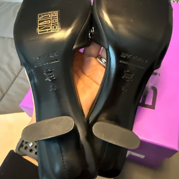 Authentic By Far grommet sandals 6/36 - Picture 4 of 8